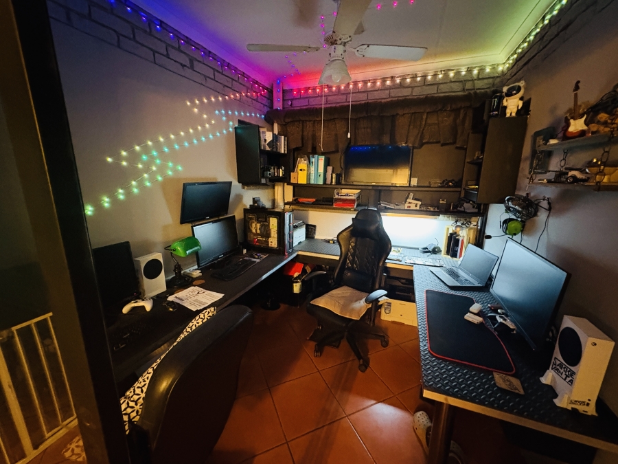 3 Bedroom Property for Sale in Ifafi North West